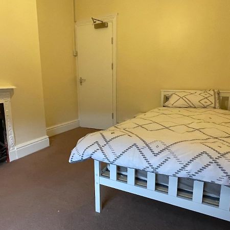 Rooms In A Victorian Comfortable 4-Bedroom House In Milton Keynes Rooms Not En-Suites Wolverton  Eksteriør billede