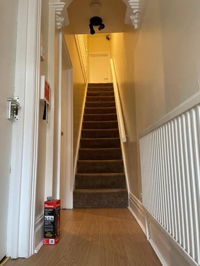 Rooms In A Victorian Comfortable 4-Bedroom House In Milton Keynes Rooms Not En-Suites Wolverton  Eksteriør billede