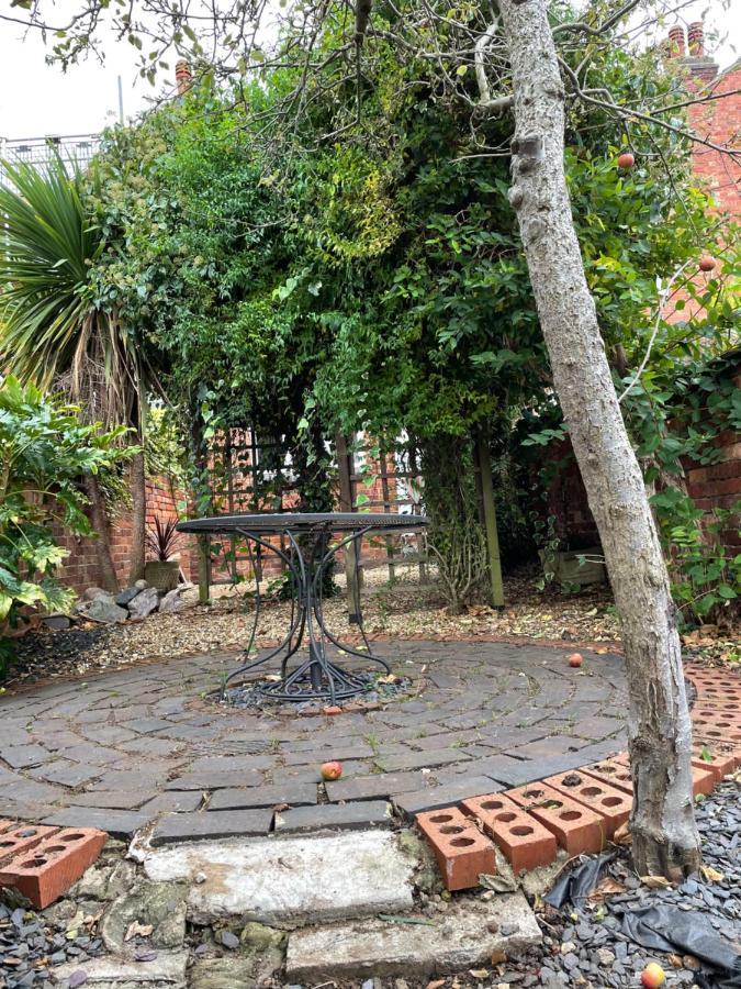 Rooms In A Victorian Comfortable 4-Bedroom House In Milton Keynes Rooms Not En-Suites Wolverton  Eksteriør billede