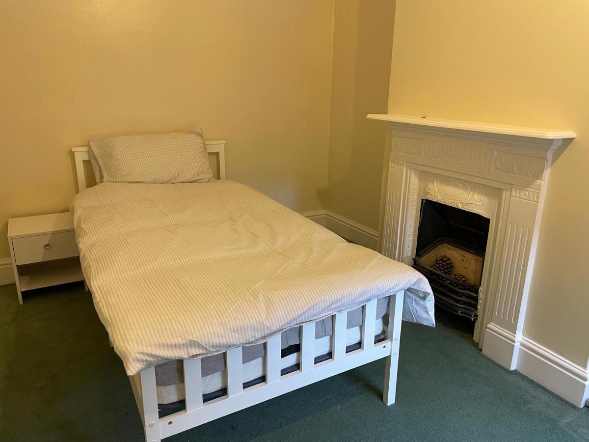 Rooms In A Victorian Comfortable 4-Bedroom House In Milton Keynes Rooms Not En-Suites Wolverton  Eksteriør billede