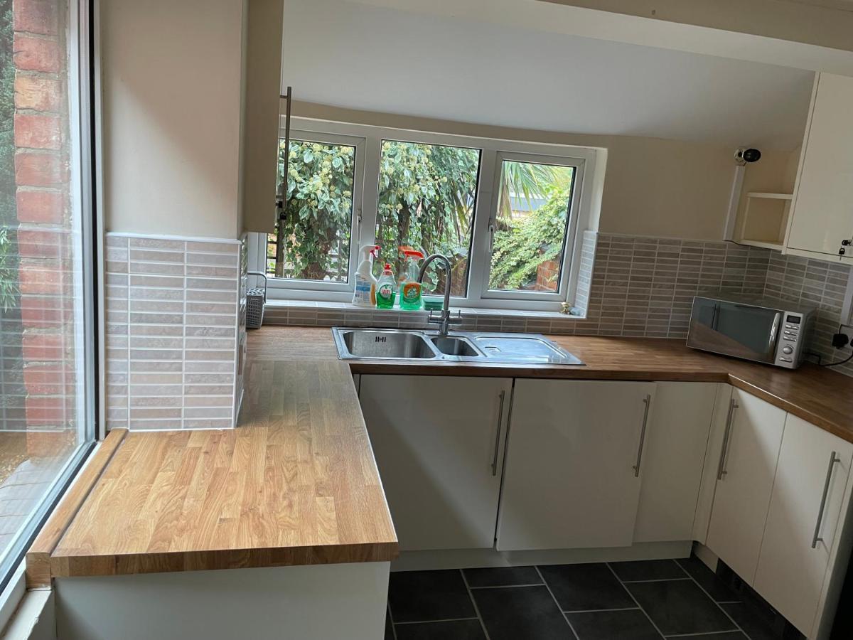 Rooms In A Victorian Comfortable 4-Bedroom House In Milton Keynes Rooms Not En-Suites Wolverton  Eksteriør billede